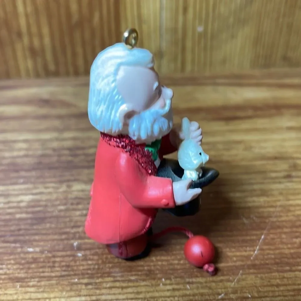 1993 Hallmark Keepsake Ornament That’s Entertainment‎ Santa Rabbit Out of Hat